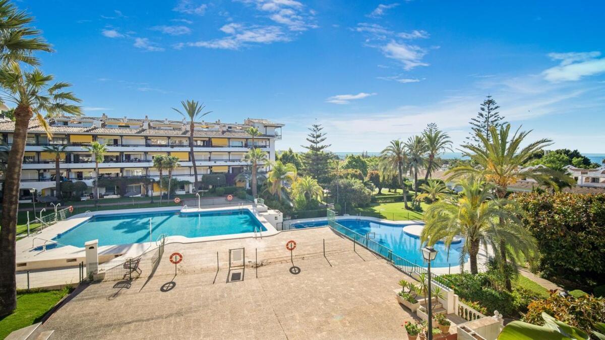 Golden Mile Getaway, Garden View, Pool & Comfort マルベーリャ エクステリア 写真