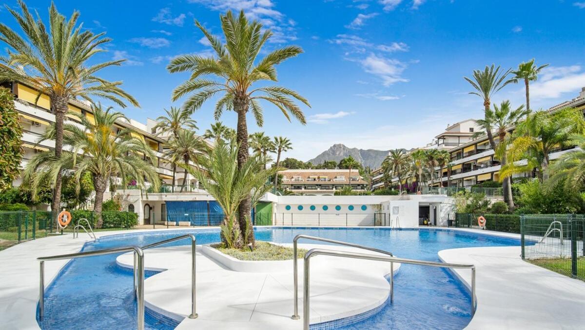 Golden Mile Getaway, Garden View, Pool & Comfort マルベーリャ エクステリア 写真