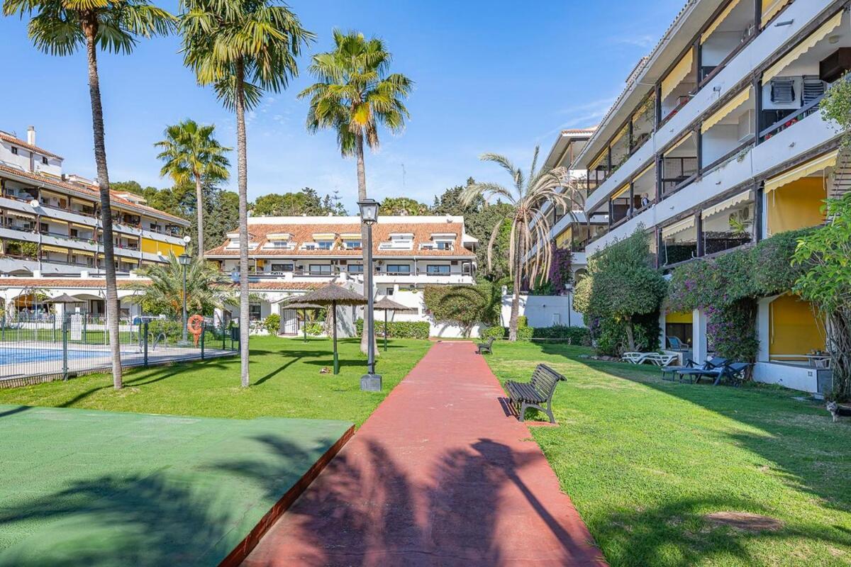 Golden Mile Getaway, Garden View, Pool & Comfort マルベーリャ エクステリア 写真